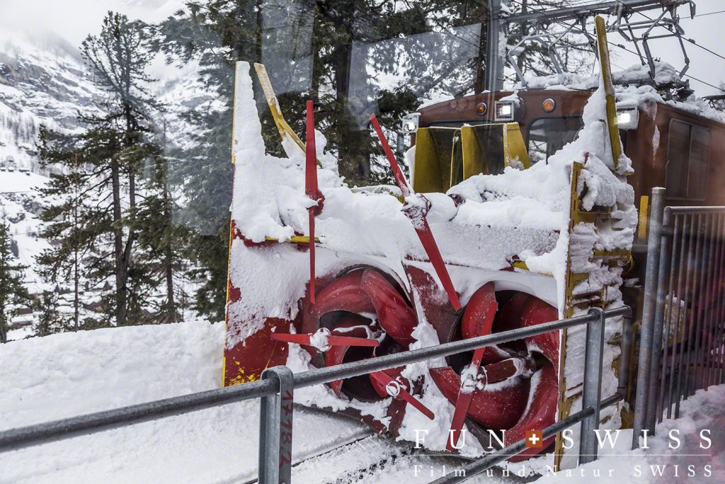 ゴルナグラート鉄道の除雪車