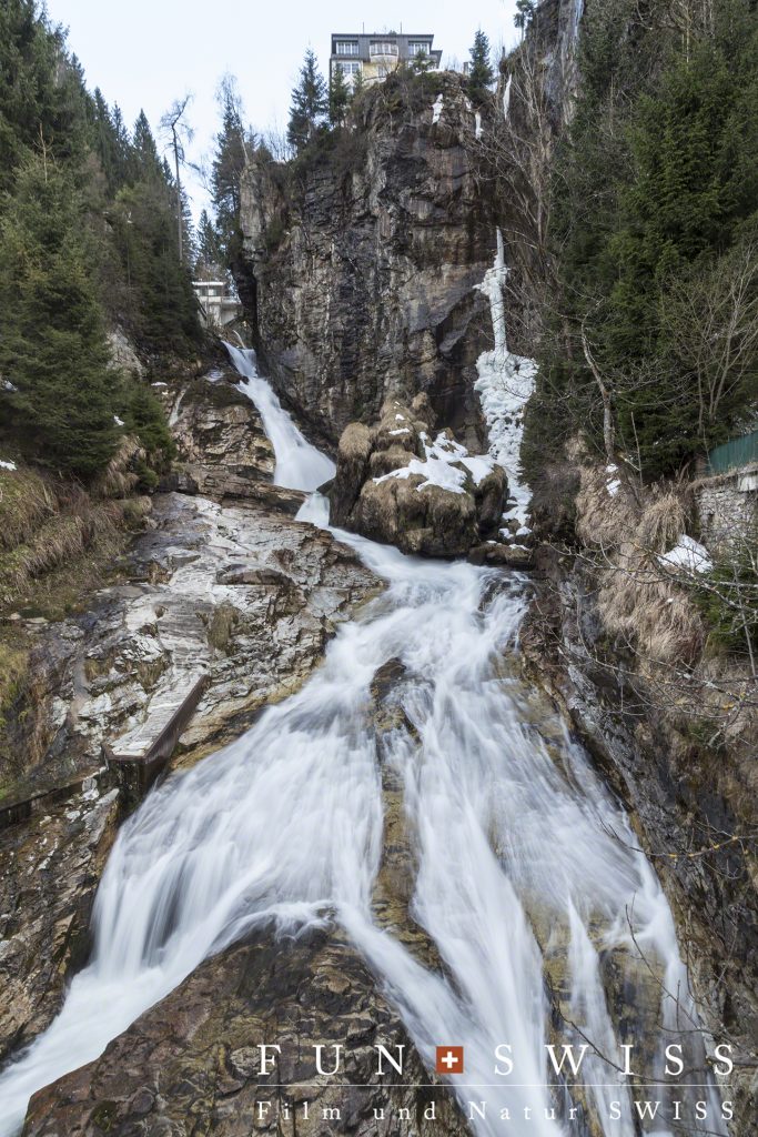 バドガシュタインの滝。3段で341mの高低差。
