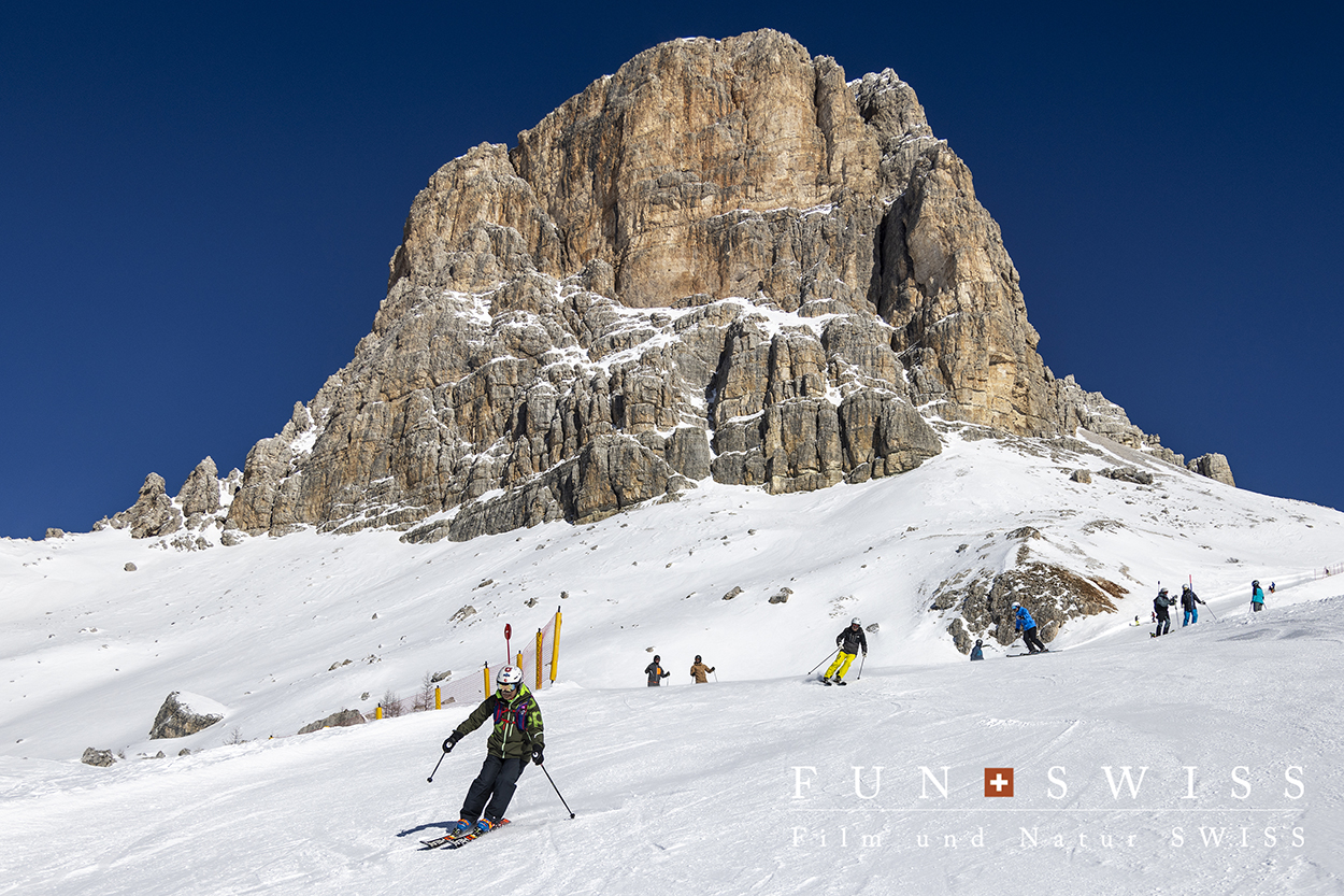 ドロミーティイタリア画像 _ ドロミテ/南チロル「峠・谷」エリア別案内：Dolomiti/Sud-Tirol-Link – ARRC
